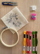 Cargar imagen en el visor de la galería, KIT BORDADO EN BOLSITA
