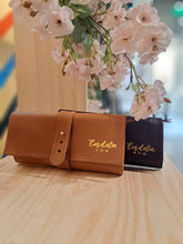 Cargar imagen en el visor de la galería, ESTUCHE ORGANIZADOR 100% CUERO
