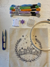 Cargar imagen en el visor de la galería, KIT BORDADO COLECCION CASCANUECES
