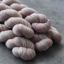 Cargar imagen en el visor de la galería, LBA Merino DK
