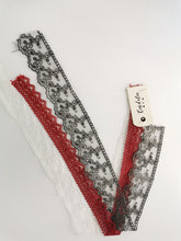 Cargar imagen en el visor de la galería, Retazos Cintas - Puntilla - Tul
