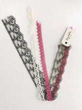 Cargar imagen en el visor de la galería, Retazos Cintas - Puntilla - Tul
