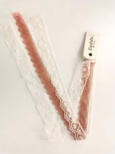 Cargar imagen en el visor de la galería, Retazos Cintas - Puntilla - Tul
