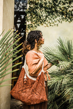 Cargar imagen en el visor de la galería, REVISTA POMPOM VERANO 2019-29
