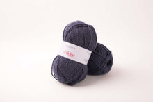 Cargar imagen en el visor de la galería, LANA PHIL CHARLY
