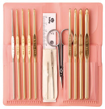 Cargar imagen en el visor de la galería, SET REGALO CROCHET 13 PIEZAS EN ESTUCHE
