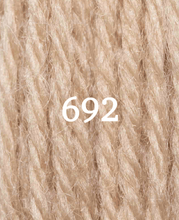 Cargar imagen en el visor de la galería, LANILLA CREWEL 25M
