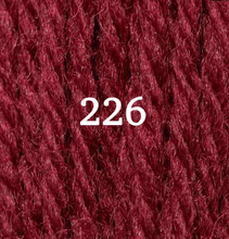 Cargar imagen en el visor de la galería, LANA TAPICERIA 10M
