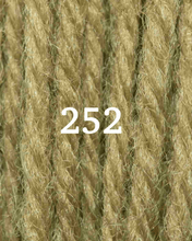 Cargar imagen en el visor de la galería, LANA TAPICERIA 10M
