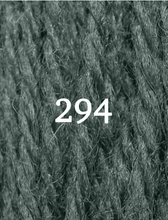 Cargar imagen en el visor de la galería, LANA TAPICERIA 10M
