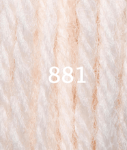 Cargar imagen en el visor de la galería, LANA TAPICERIA 10M
