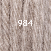 Cargar imagen en el visor de la galería, LANA TAPICERIA 10M

