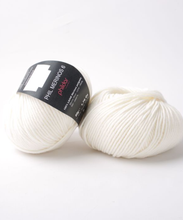 Cargar imagen en el visor de la galería, LANA PURA MERINO 6
