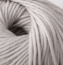 Cargar imagen en el visor de la galería, LANA PURA MERINO 6
