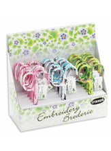 Cargar imagen en el visor de la galería, TIJERA DE BORDADO 9,5CMS FLORES
