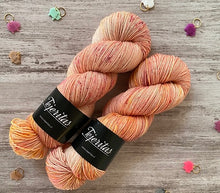 Cargar imagen en el visor de la galería, GLAM SOCK MERINO TEJERITAS
